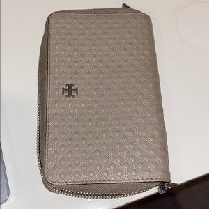 TORY BURCH GREY WALLET